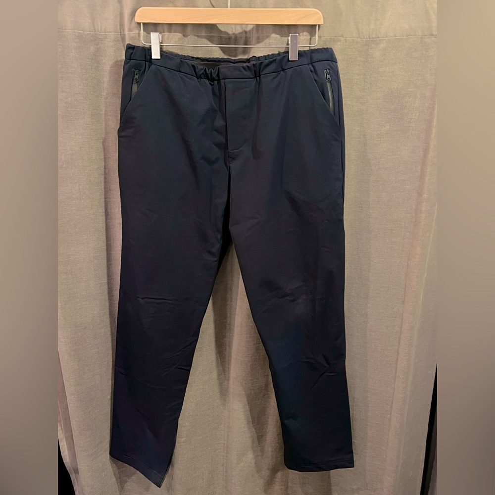 Barneys New York Navy Blue Traveler Pant Size Large